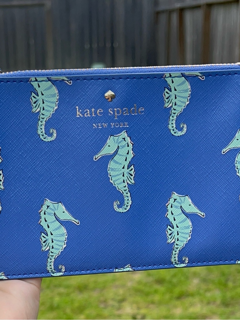 kate spade blue wristlet with mint seahorse novelty print - Picture 3 of 8